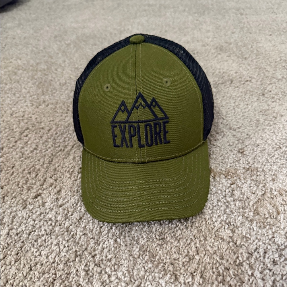 The North Face trucker hat. Kid’s NWT